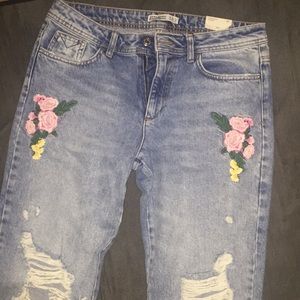 Zara Distressed Cropped Jeans Embroidery Sz 8 NEW